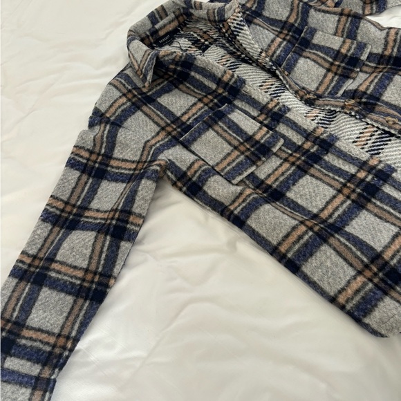 REVOLVE SHACKET - Picture 4 of 4